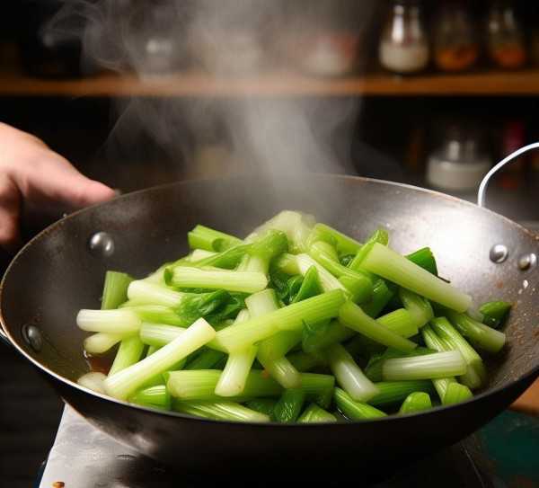炒芹菜的最佳烹饪时间揭秘，美味不糊锅，这样炒刚刚好！